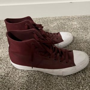 Converse hi tops size 9